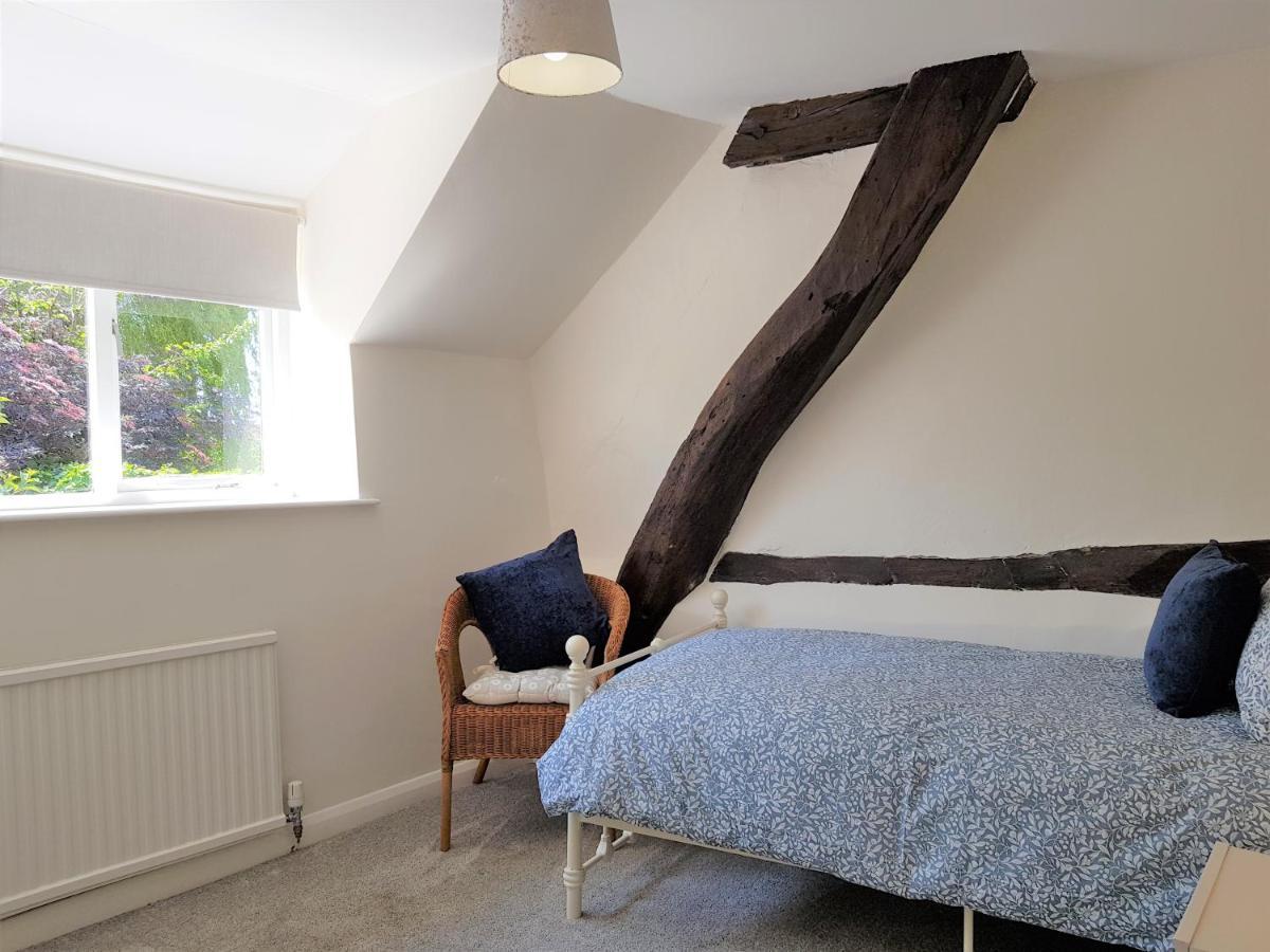 Cruck Cottage 皮克林 外观 照片