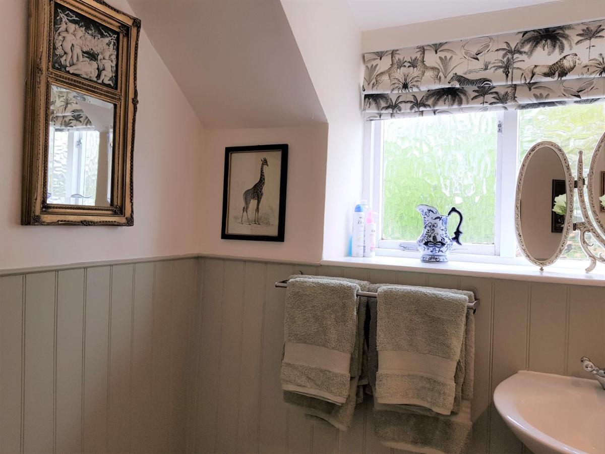 Cruck Cottage 皮克林 外观 照片