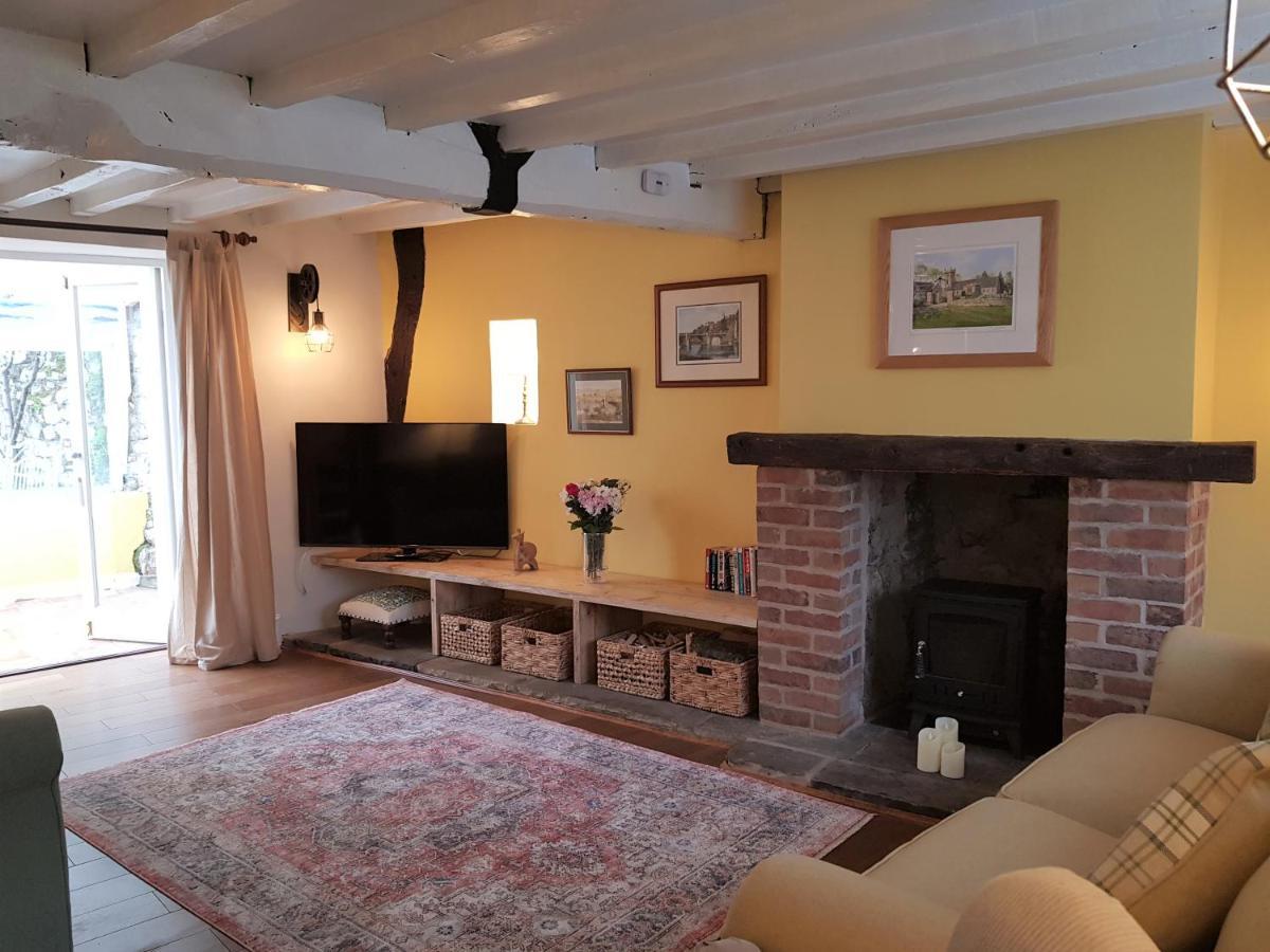 Cruck Cottage 皮克林 外观 照片