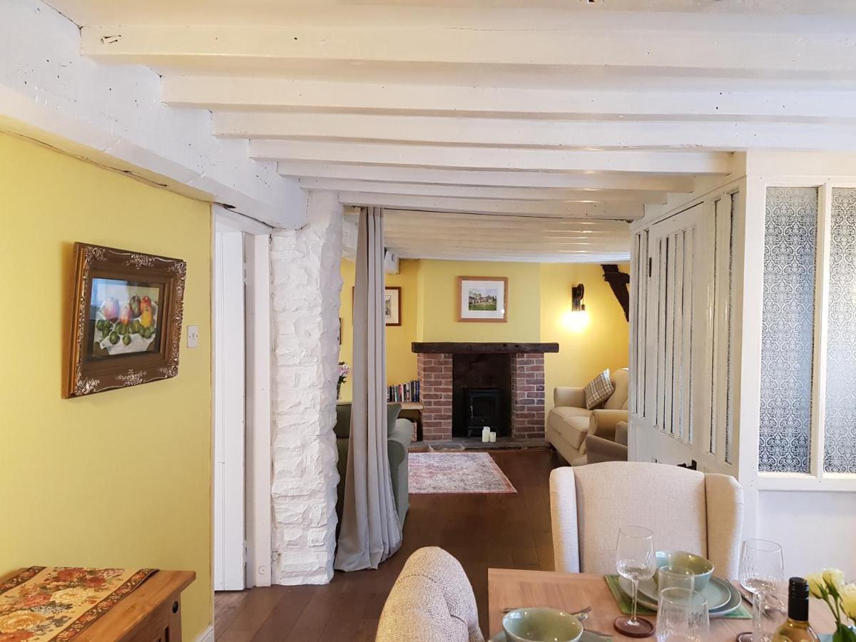 Cruck Cottage 皮克林 外观 照片