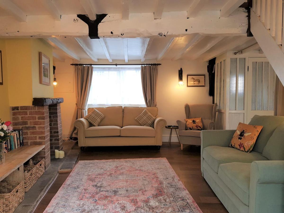 Cruck Cottage 皮克林 外观 照片