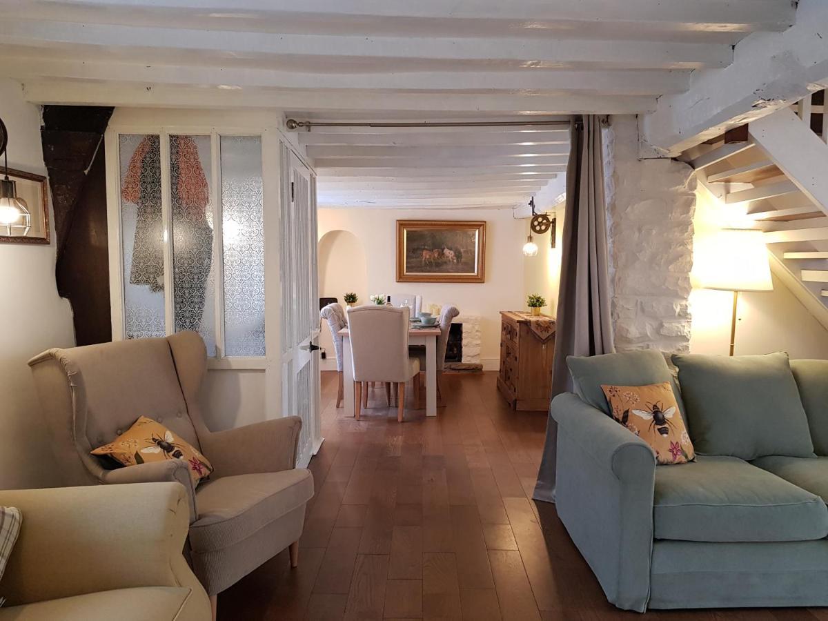 Cruck Cottage 皮克林 外观 照片