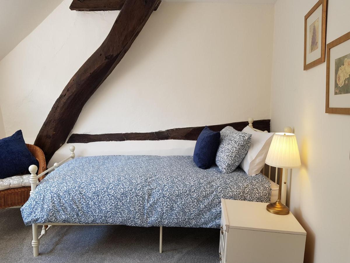 Cruck Cottage 皮克林 外观 照片